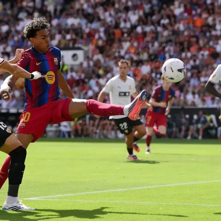 Barcelona Pesta 5 Gol di Kandang Valencia, Lamine Yamal Cetak Brace