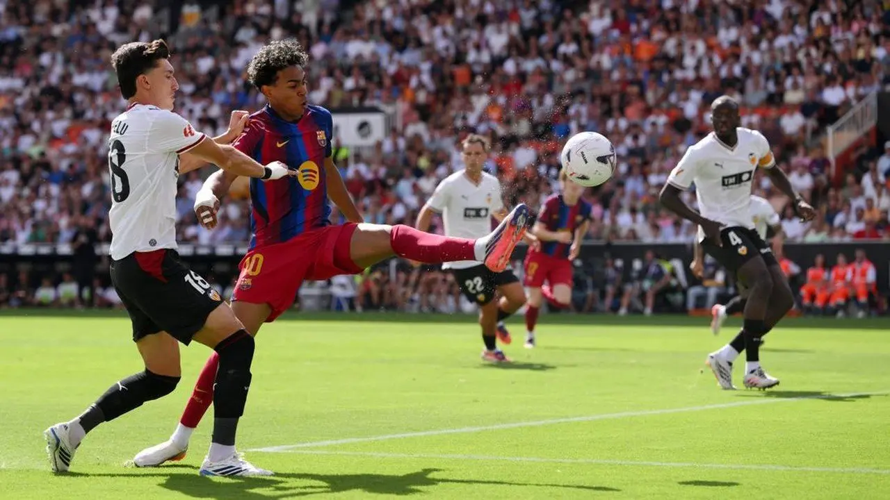 Barcelona Pesta 5 Gol di Kandang Valencia, Lamine Yamal Cetak Brace