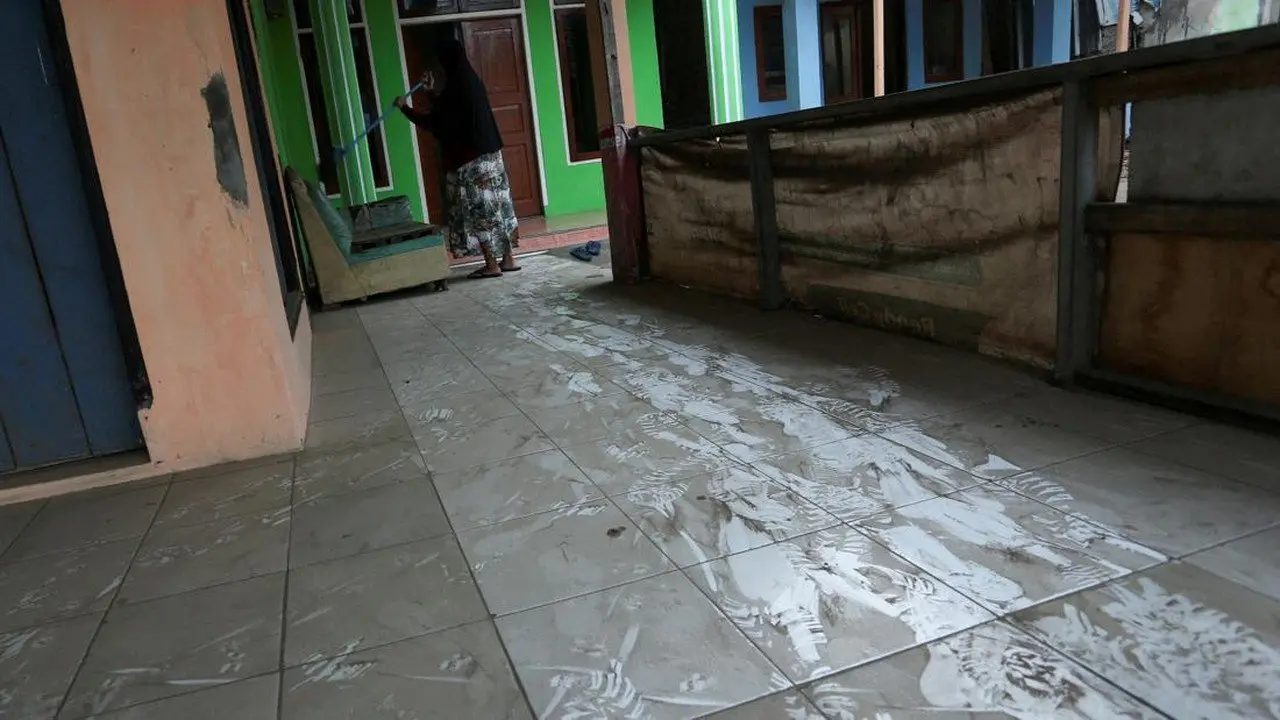 BMKG Ungkap Potensi Sebaran Abu Vulkanik Anak Krakatau ke Jawa Tengah dan Timur