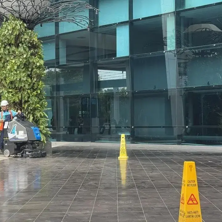 Debu Erupsi Anak Krakatau Selimuti Terminal 3 Bandara Soetta, Penerbangan Ditutup