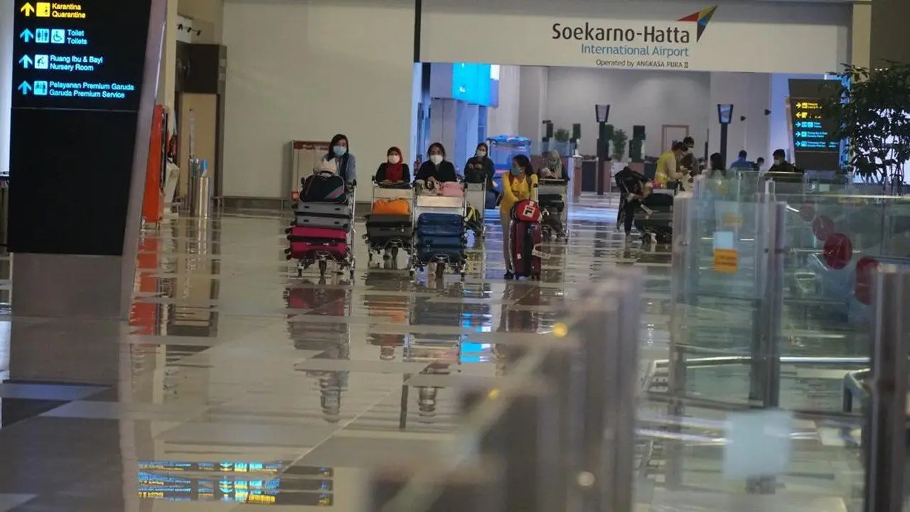 Erupsi Anak Krakatau Ganggu Penerbangan Internasional di Soetta, 16 Rute Dibatalkan
