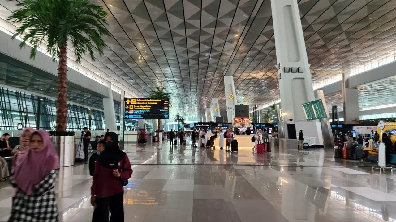 Erupsi Anak Krakatau Tutup Bandara Soetta Hingga Sore, Ini Bandara Alternatifnya
