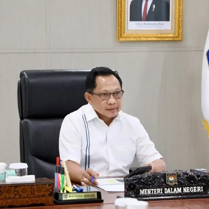 Mendagri Tito Imbau Pemda Tingkatkan Kewaspadaan Erupsi Anak Krakatau