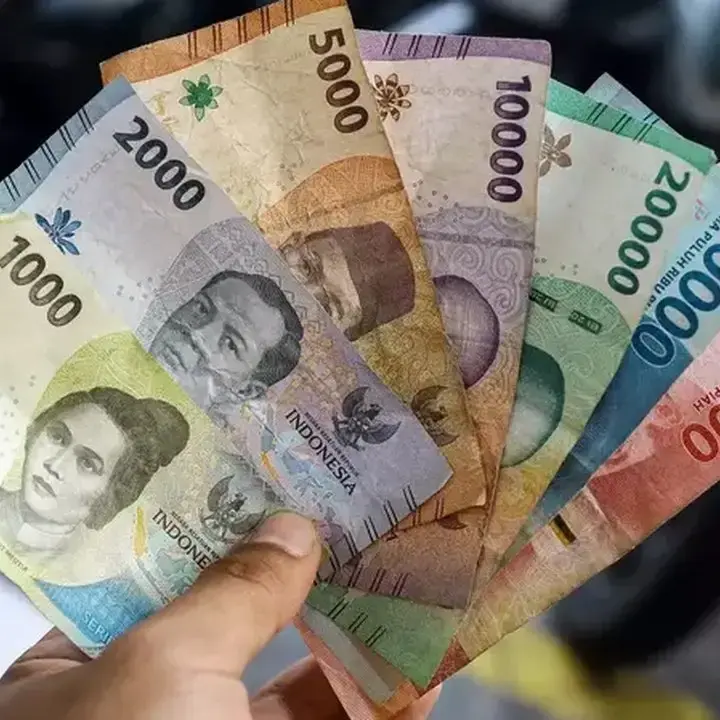 Rupiah Melemah di Awal Pekan, Pasar Cermati Sinyal Kenaikan Suku Bunga The Fed