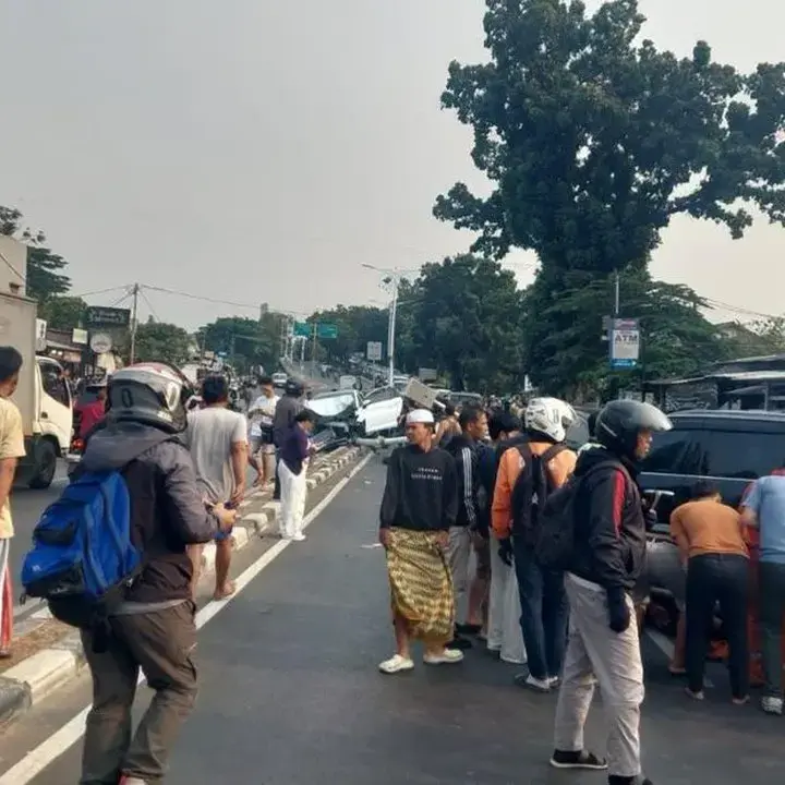 Tragedi Kembang Kerep: Satu Keluarga Tewas dalam Kecelakaan Beruntun di Jakarta Barat